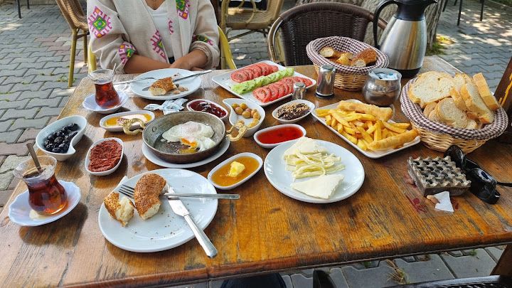 Azra Cafe