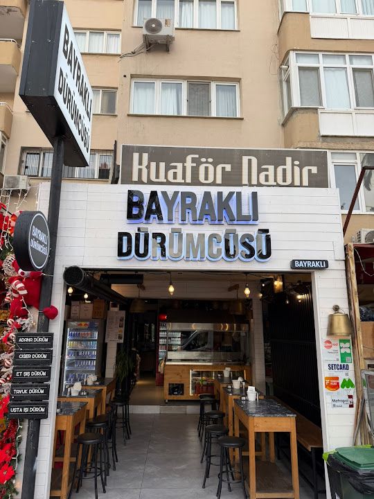 Bayraklı dürümcüsü