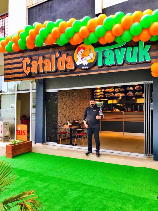 Çatal'da Tavuk Bayraklı
