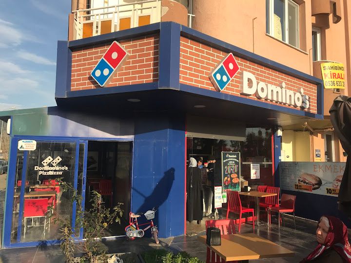 Domino's pizza bayraklı