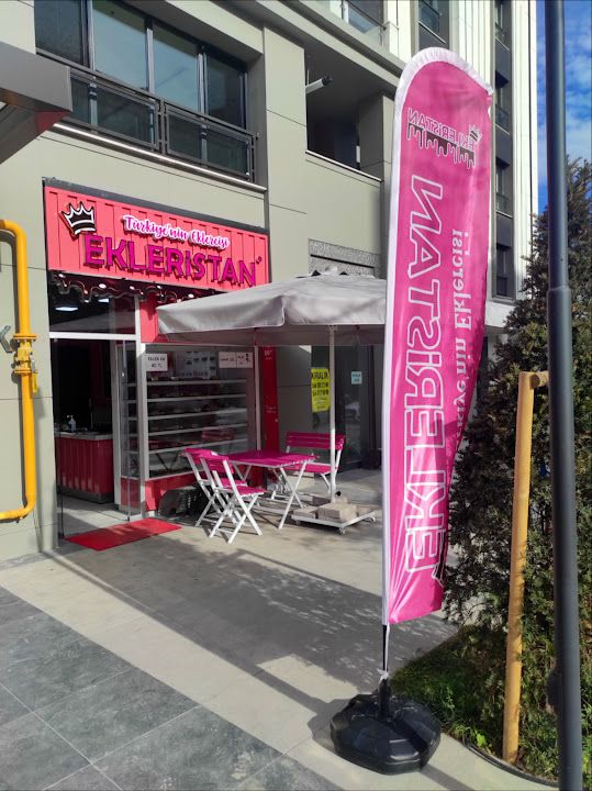 Ekleristan bayraklı