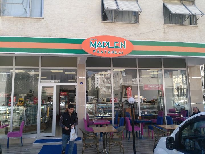 Izmir Madlen Pastanesi