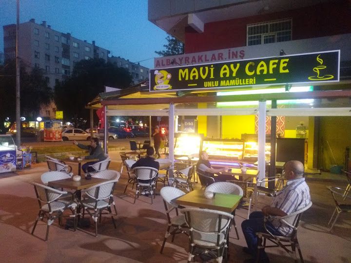Mavi Ay Çay Bahçesi