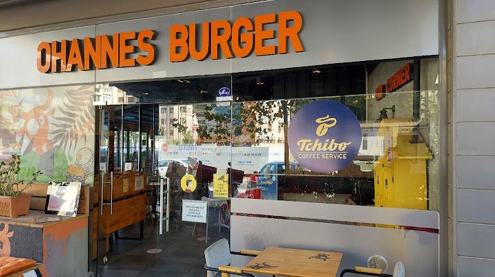 Ohannes burger bayraklı