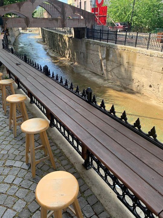 Laden Coffee & Bistro
