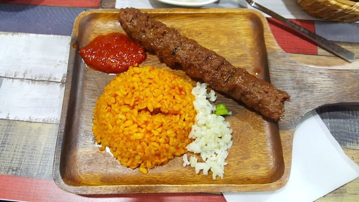 Annenin Yeri Kol Köfte Izgara