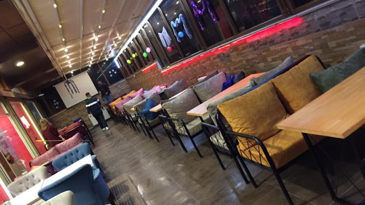 XLarge House Cafe