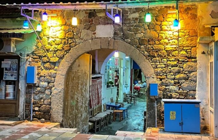 Tarihi Han Kahvehanesi