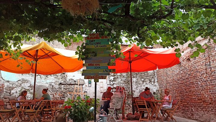 Turuncu Cafe
