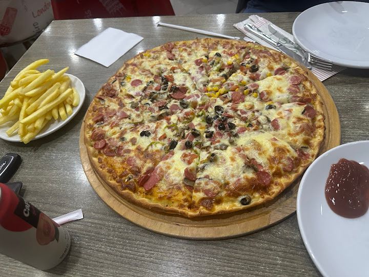 Naninos Pizza