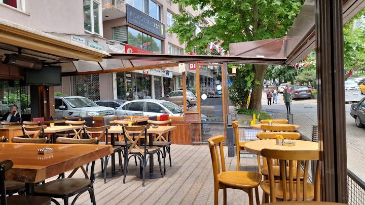 Chops Cafe & Pub