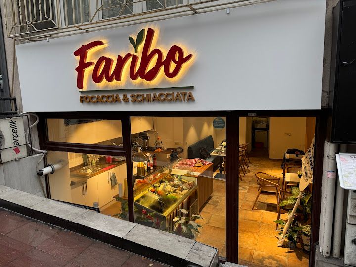Faribo Focaccia & Schiacciata Sandviç