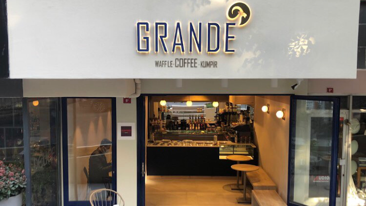 Grande Waffle & Coffee & Kumpir