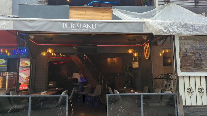 Pub Island