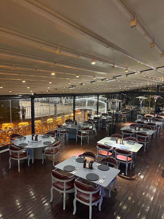 The Odd Restaurant
