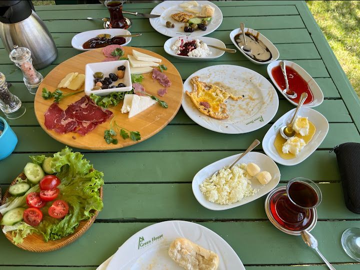 Green House Garden Restaurant-bar
