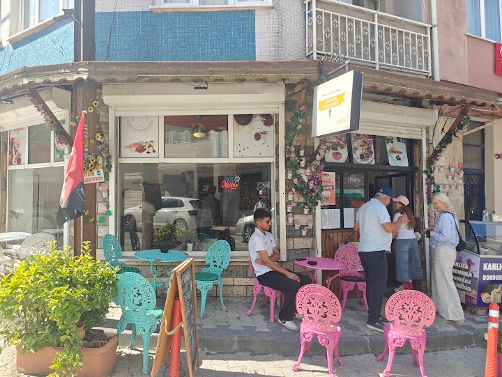 Tarihi Kanlıca Yoğurt Kafe