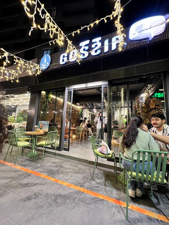 Gossip Cafe