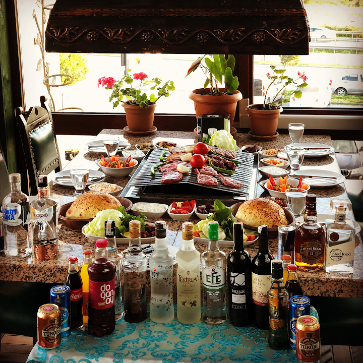Kanatçı Muhtar’ın Köyü Muhtar Halis Restaurant