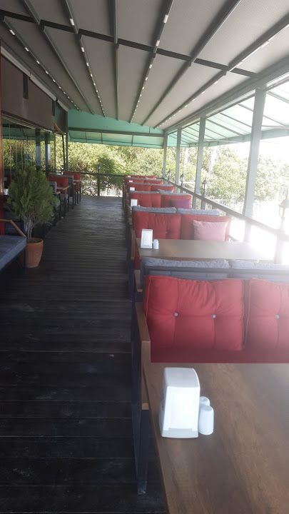 Luu Cafe Pub