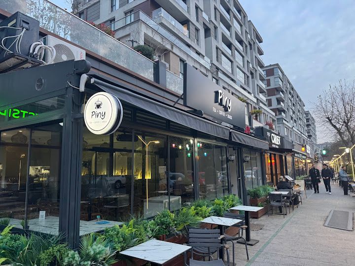 Piny Cafe