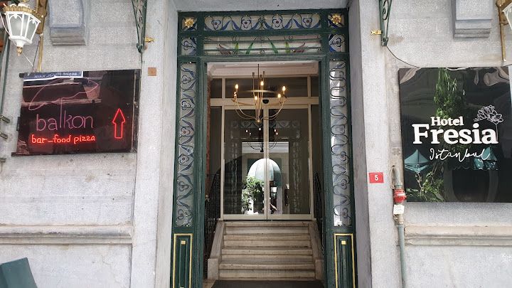 Balkon Restaurant & Bar
