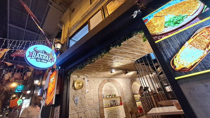 Barbar Taş Fırın Lahmacun & Pide