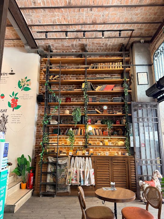 Books & Coffee Şişhane