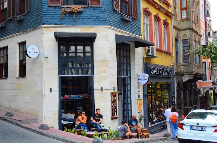 Cafe Le Banc