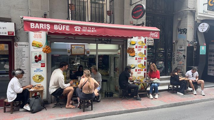Cihangir tostçusu (Barış büfe)