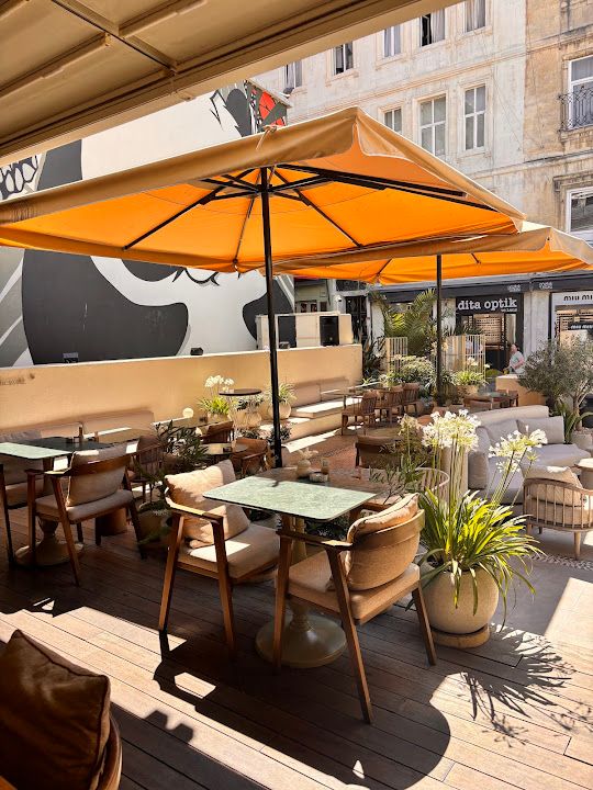 i guru cafe lounge bar