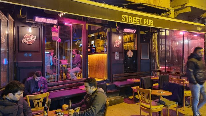 Kendine Has pub bar