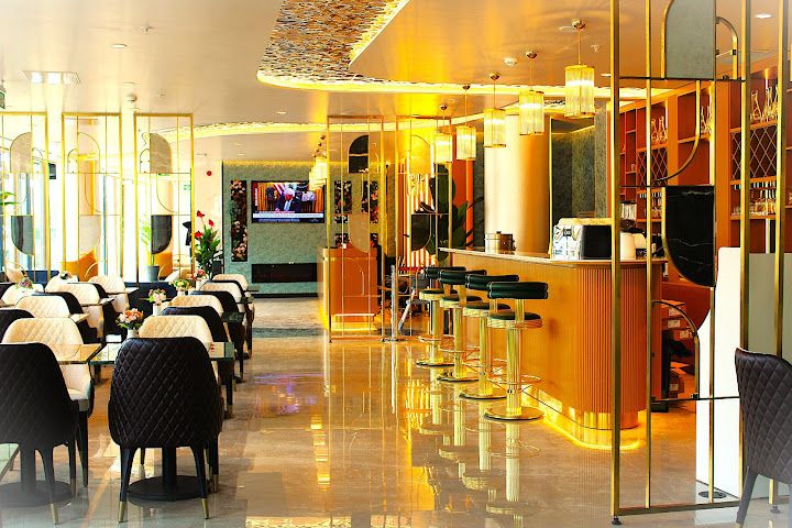 La Bella Cafe & Restaurant