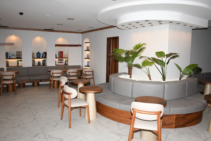 Meb Novotny Pera Cafe