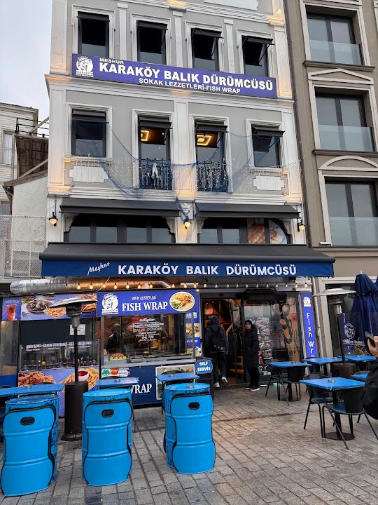 Meşhur Karaköy Balık Dürümcüsü