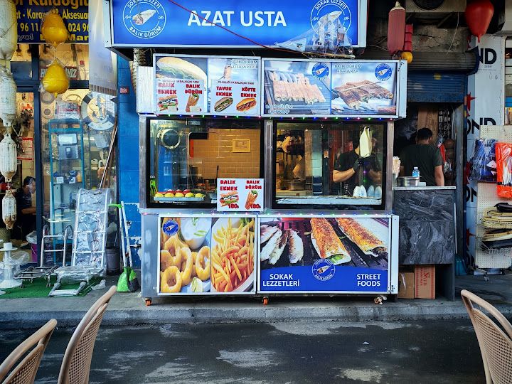Meşhur Karaköy Balık Dürümcüsü Azat Usta