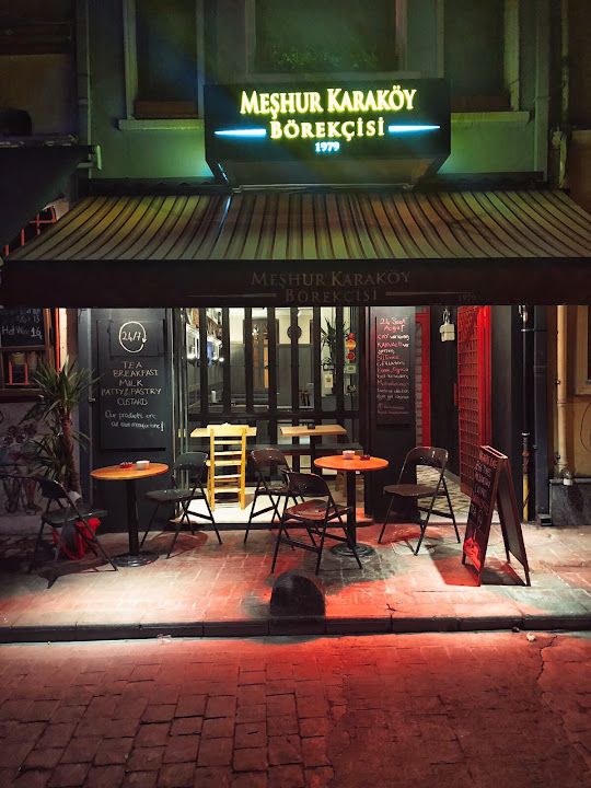 Meşhur Karaköy Börekçisi