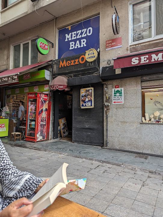 Mezzo Bar