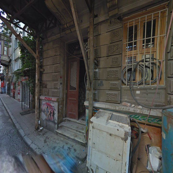 Sadri Alisik Sokağı Pastanesi