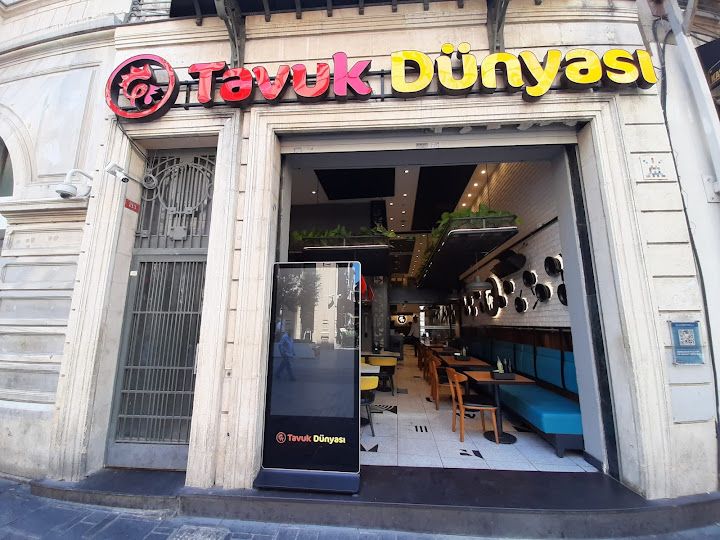 Tavuk Dünyası İstiklal Pera Cadde