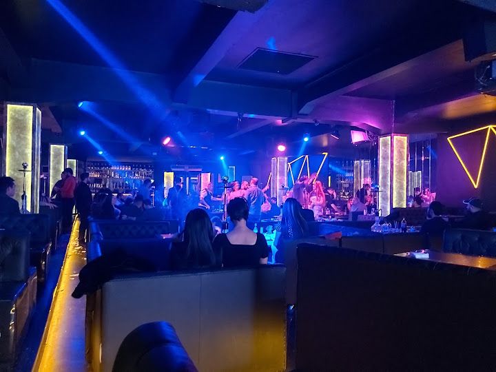 Tekyön Club - Gay Club