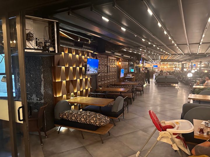 Velur Golden Horn Lounge