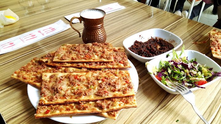 Beyeşrefoğlu Etliekmek Ve Pide Salonu