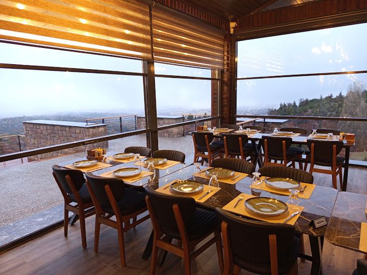 Yaka Manastır Atik Restoran
