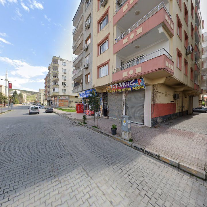 Titanic Cafe & Playstation Salonu