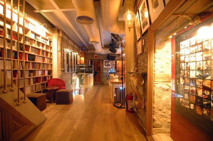 Dada Salon Bar