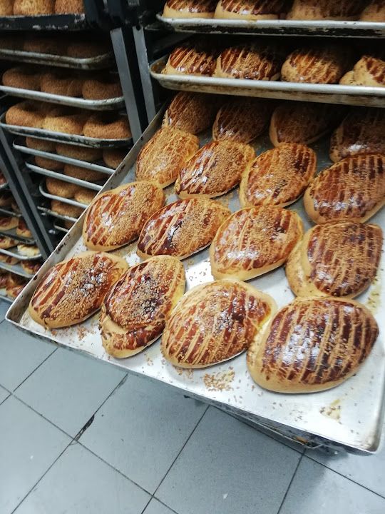 Grissini Cafe / Patisserie