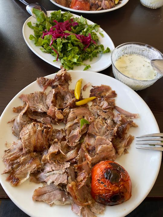 Kardeşler çağ kebap salonu