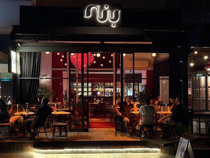 Niş cocktail bar