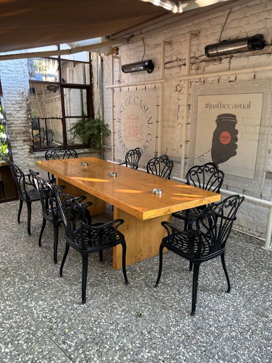 Casual coffee & bakery